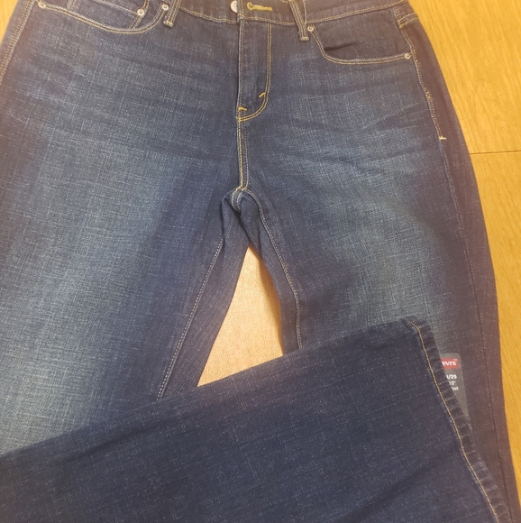 515 Bootcut Mid Rise - Picture 3 of 3